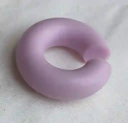 Ear Cuff Lila En Goma