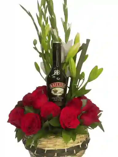 Arreglo Canasta Con Rosa Y Media De Baileys
