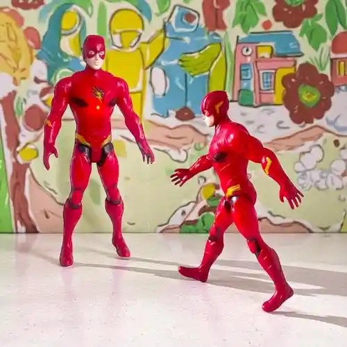 Figura Muñeco Súper Héroe The Flash Luz Sonido Articulado Coleccion