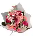 Ramo Deluxe – Rosas En Tonos Rosados Y Gypsophila