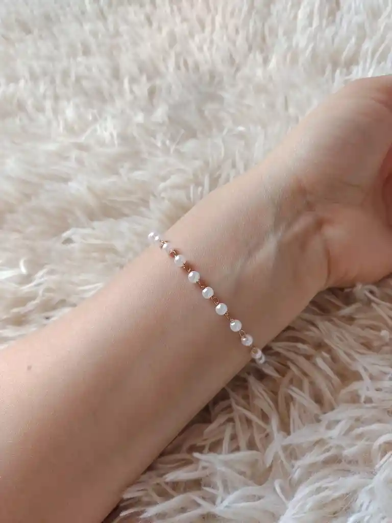 Pulsera Manilla Dorada Estilo Perlas Pequeñas