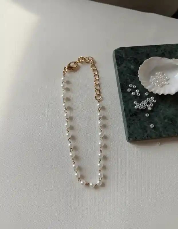 Pulsera Manilla Dorada Estilo Perlas Pequeñas