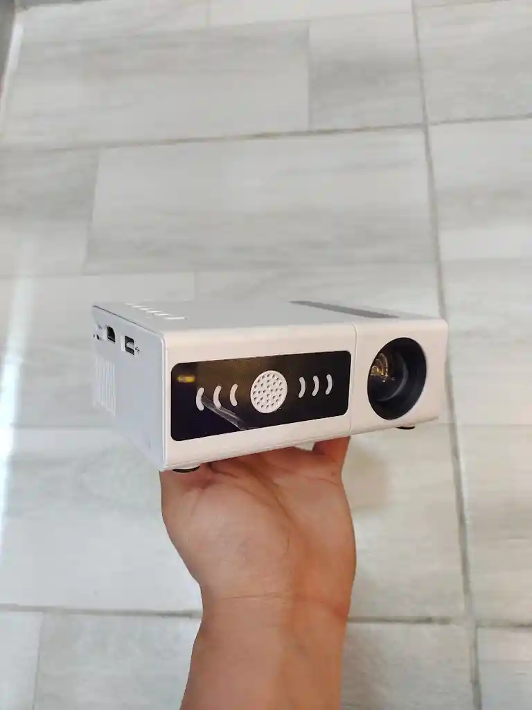 Proyector Led Blanco Completo Buena Resolucion Con Hdmi