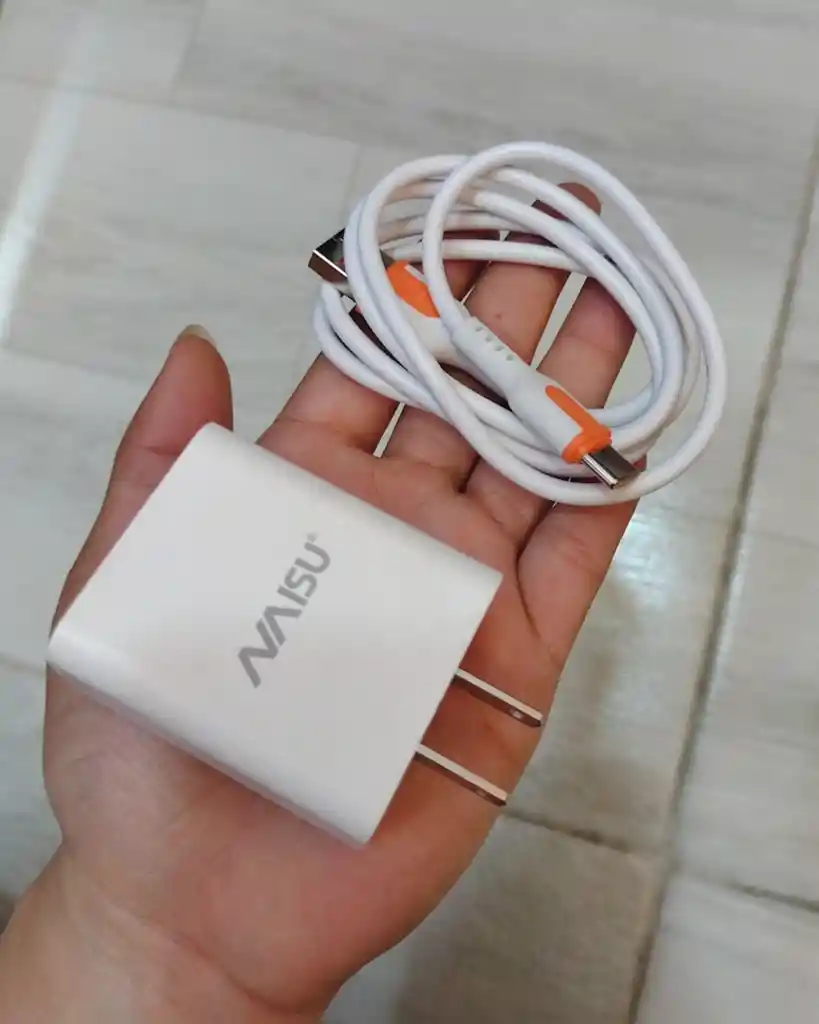 Cargador Naisu Completo Adaptador Y Cable Tipo C Blanco Rapido