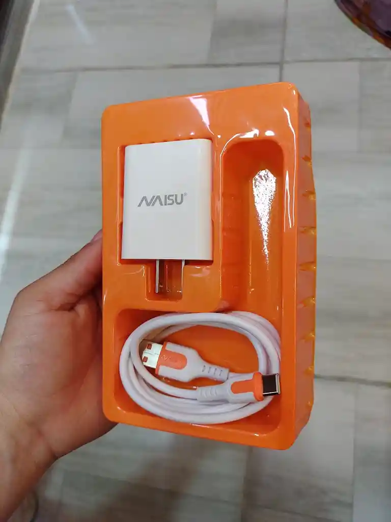 Cargador Naisu Completo Adaptador Y Cable Tipo C Blanco Rapido