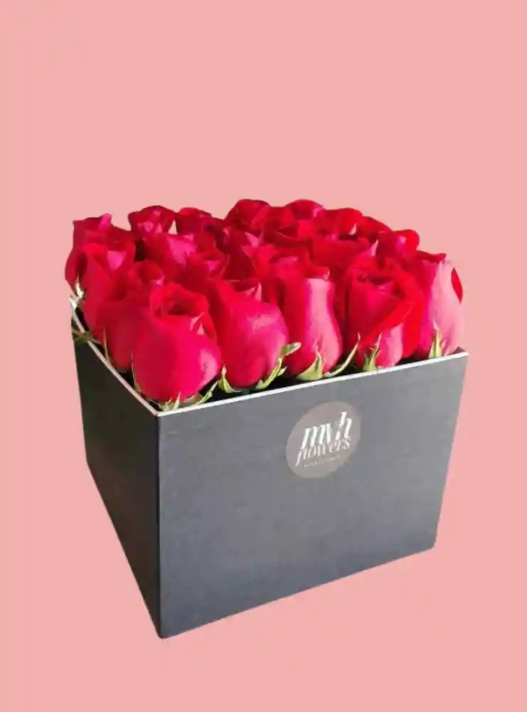 Caja 24 Rosas - Amor Y Amistad