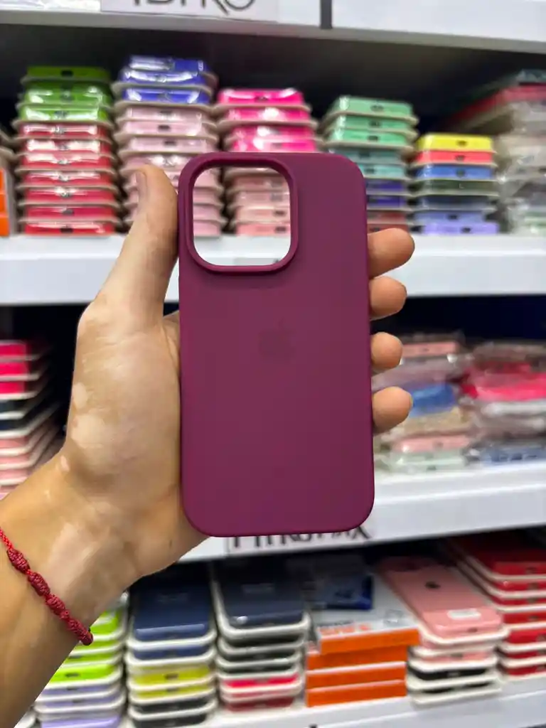 Iphone 15 Pro | Color Vino Tinto | Silicone Case | Rigido | Carcasa Protectora | Antihumedad