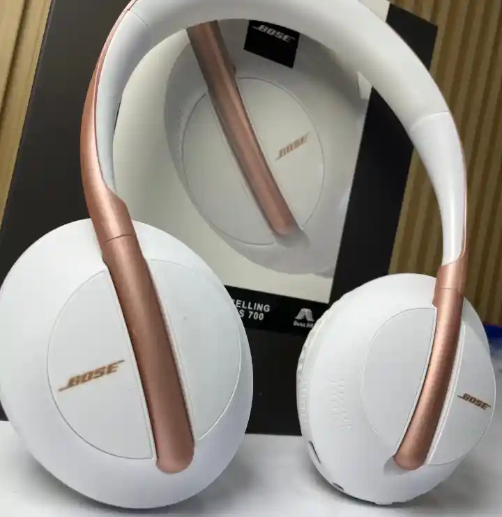 Audifonos Diadema Blanca Con Rosa Bose 700
