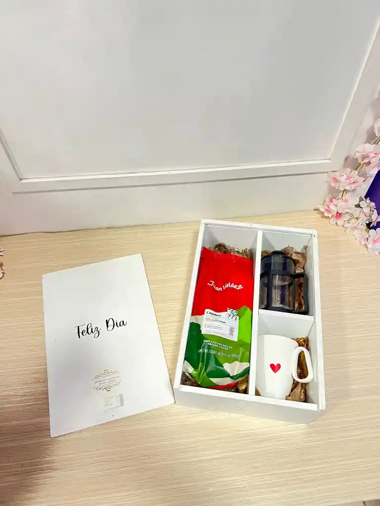 Caja Cafetera De Madera Con Prensa Francesa Y Mug