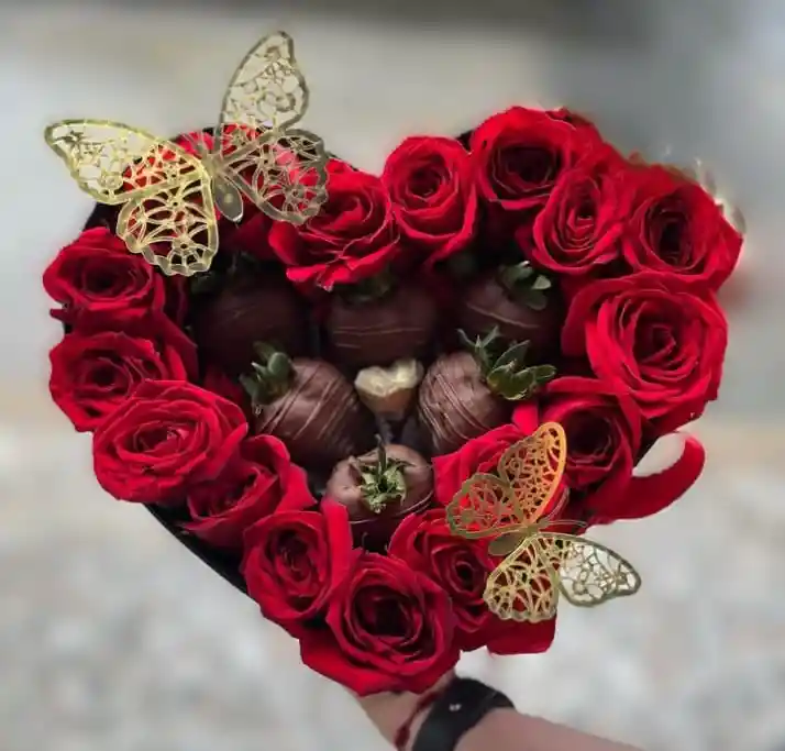 Cajita Rosas Y Fresas Chocolates