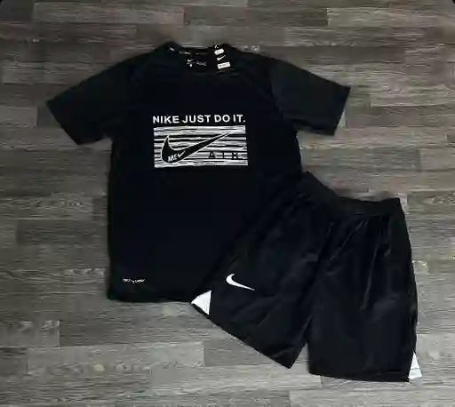 Conjunto Deportivo Nike