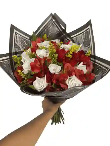 Bouquet De Rosas Blancas Y Astromelias Rojas