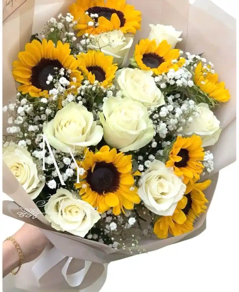 Flores Rosas Y Girasoles