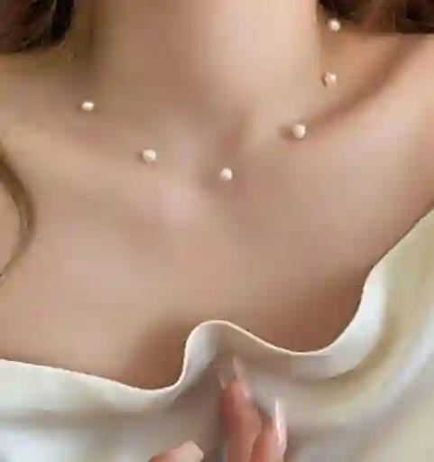 Collar Hilo Invisible En Perlas De Agua
