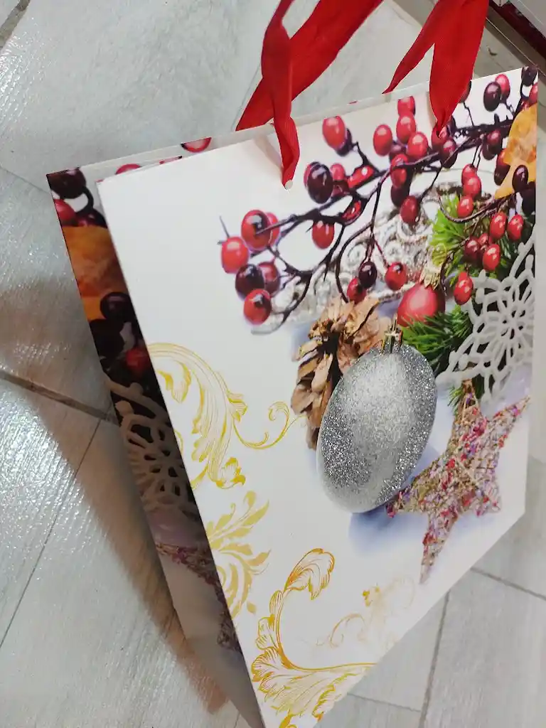 Bolsa De Regalo Navidad Bola Navideña Mediana 32 Cm X 25 Cm