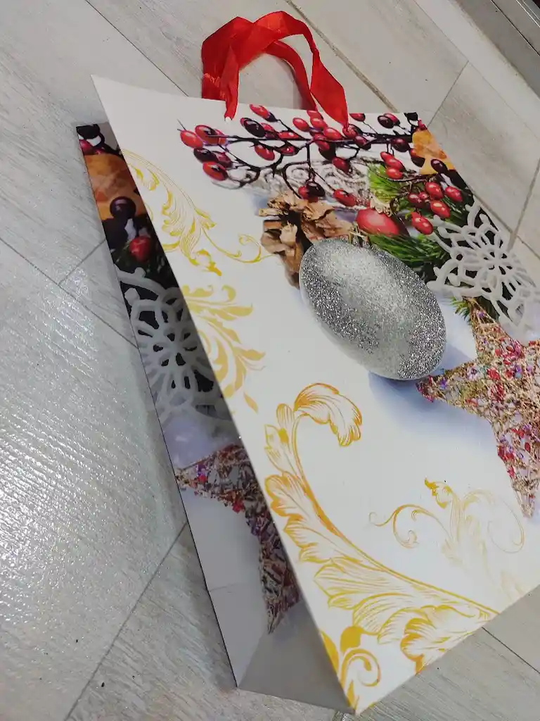 Bolsa De Regalo Navidad Bola Navideña Mediana 32 Cm X 25 Cm