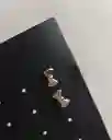 Aretes Plateados Con Diseño De Moño Pequeños