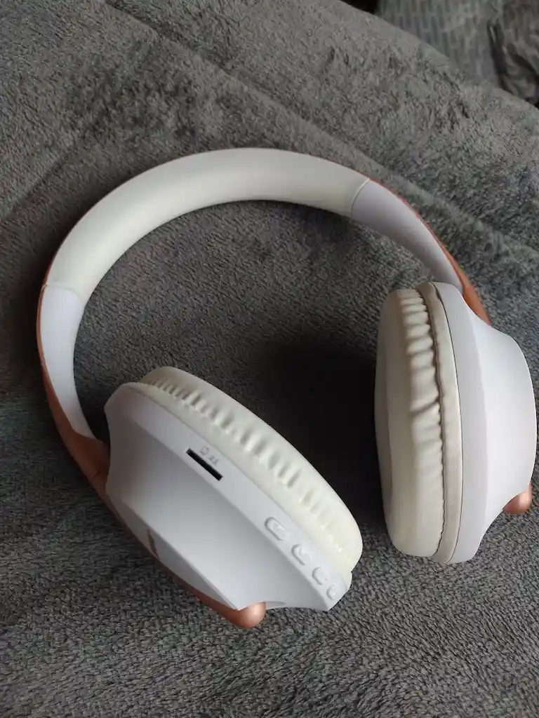 Audifonos Diadema Blanca Con Rosa Bose 700