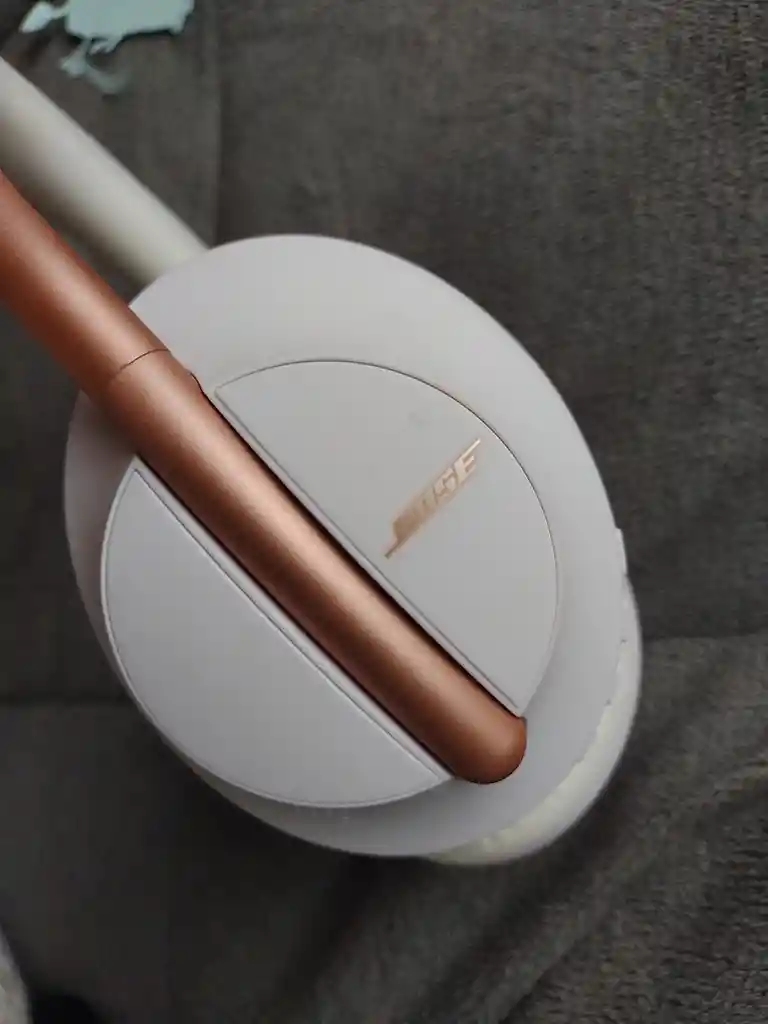 Audifonos Diadema Blanca Con Rosa Bose 700