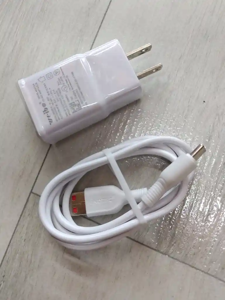 Cargador Weibo Completo Adaptador Usb Y Cable Tipo C Blanco
