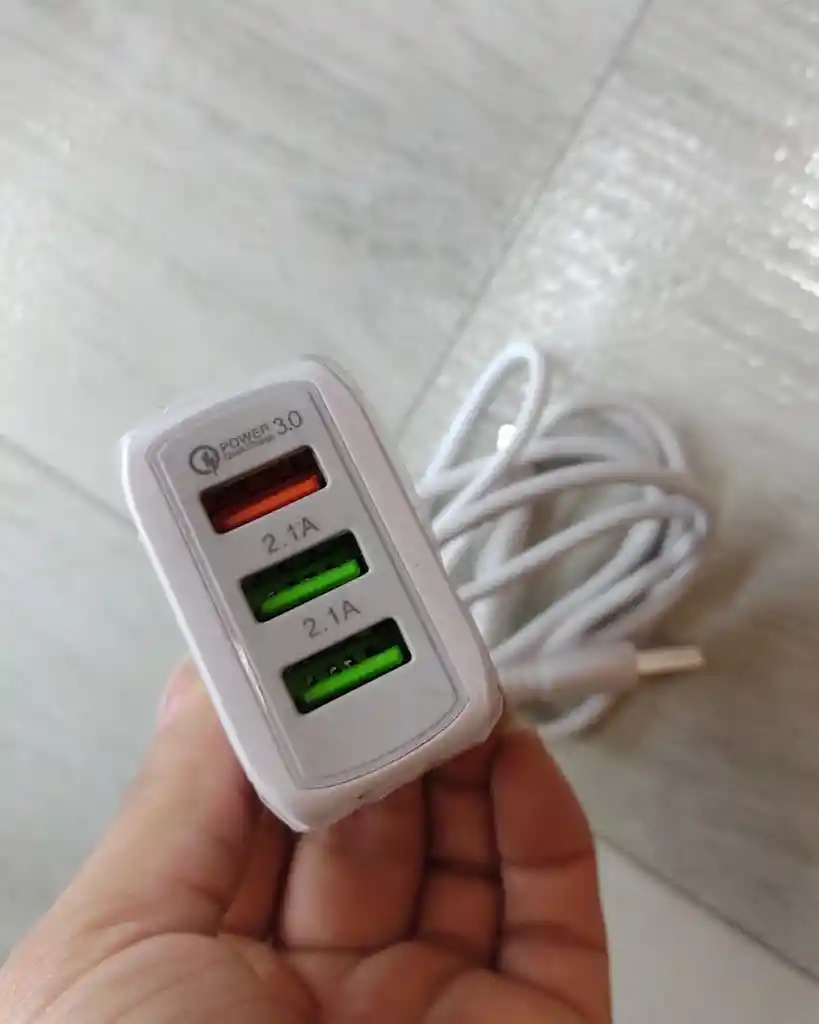 Cargador Treqa Completo Adaptador Con Tres Usb Y Cable Tipo C Rapido