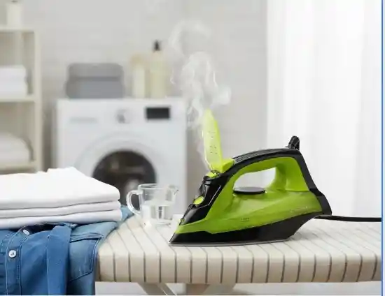 Plancha De Ropa A Vapor Universal Color Verde-negro