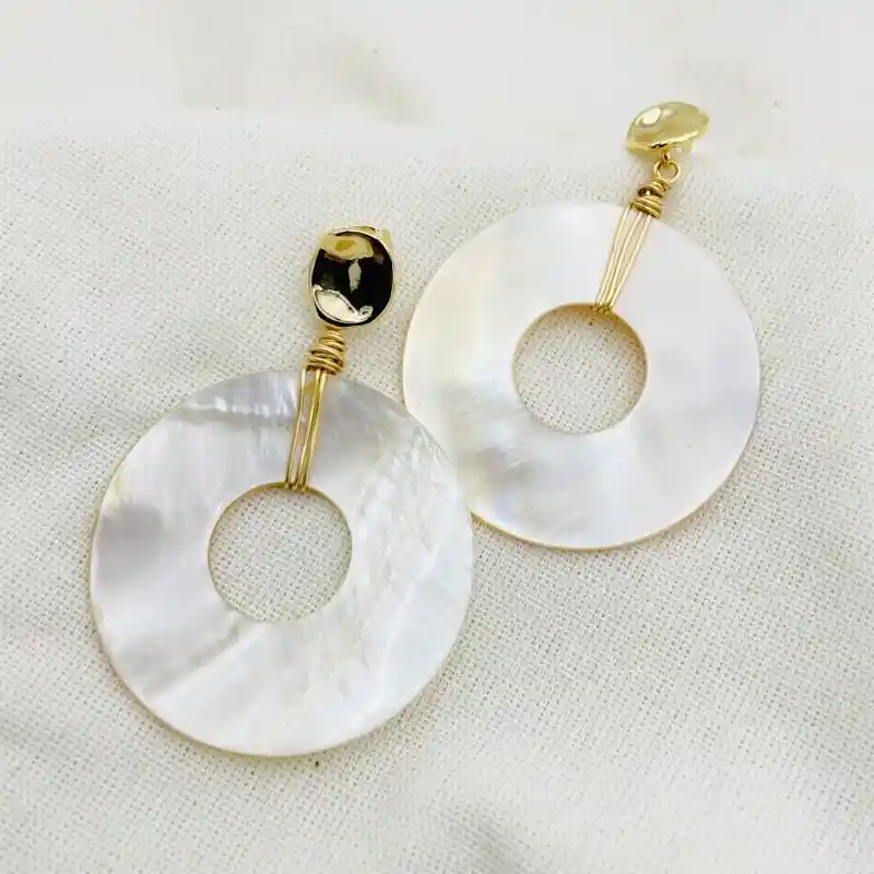 Aretes Dorados Con Nácar Gigante