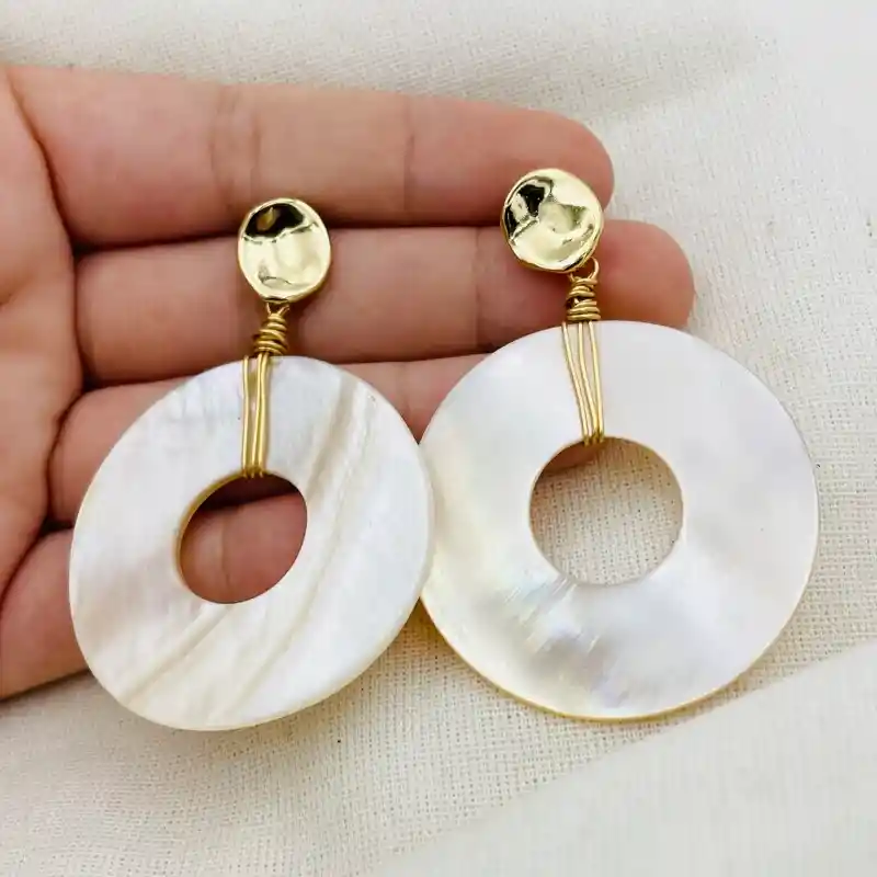 Aretes Dorados Con Nácar Gigante