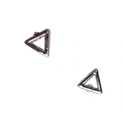 Aretes Plateados Con Diseño De Triangulo Pequeños
