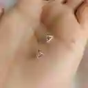 Aretes Plateados Con Diseño De Triangulo Pequeños
