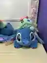 Stitch Con Peluche Scrump Acostado 30cm