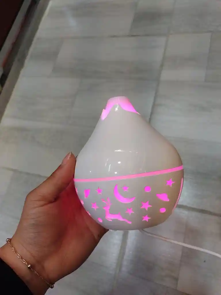Humidificador Difusor Blanco Brillante Con Luces Estilo 1 Aromatizante