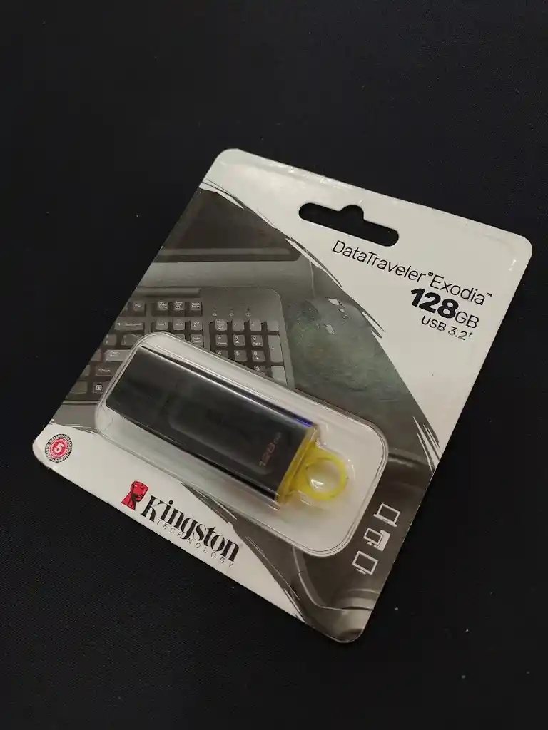 Memoria Usb Kingston 128 Gb Color Negro