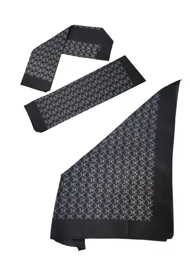 Pañoleta Negra Con Calaveras Blancas 49x48 Halloween Disfraz