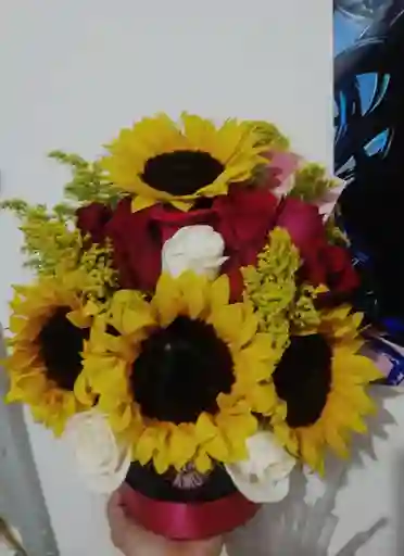 Arreglo De Girasoles Felicidad
