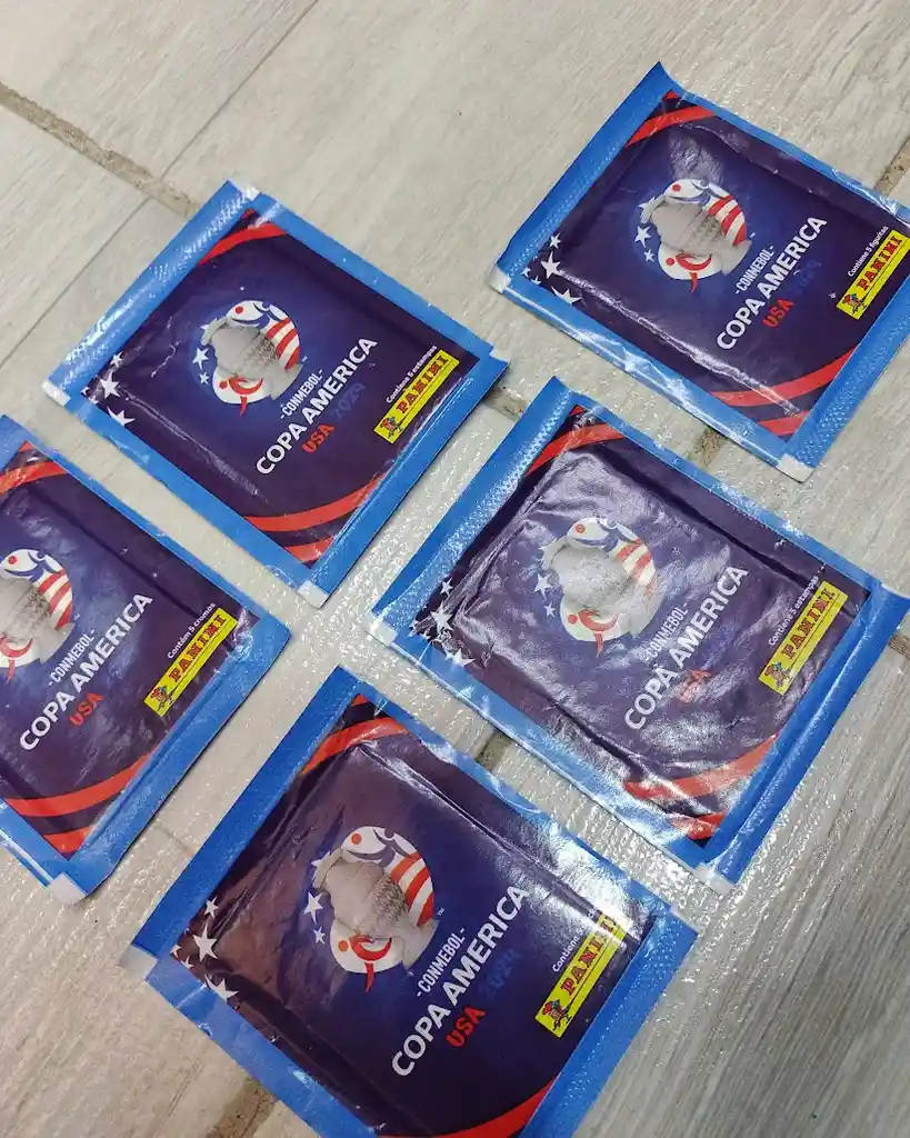 5 Sobres De Laminas Para El Album Copa America Usa 2024 Panini