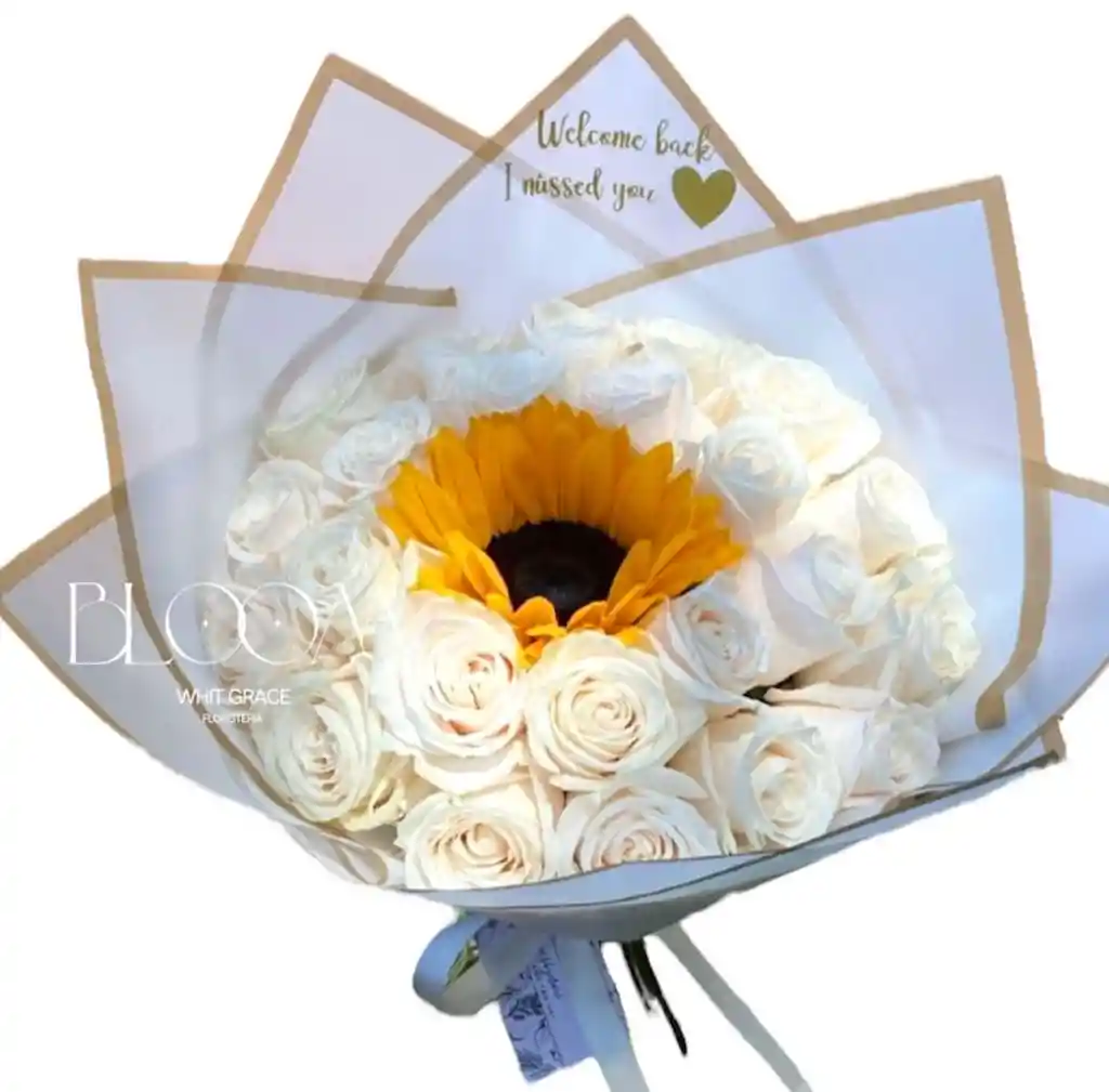 Flores Rosas Blancas Y Girasol