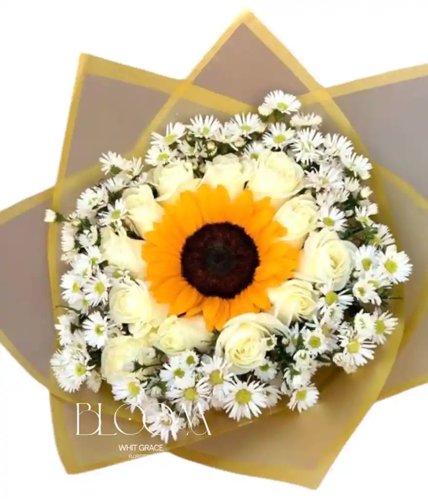 Flores Rosas Blancas Y Girasoles Hermoso Detalle
