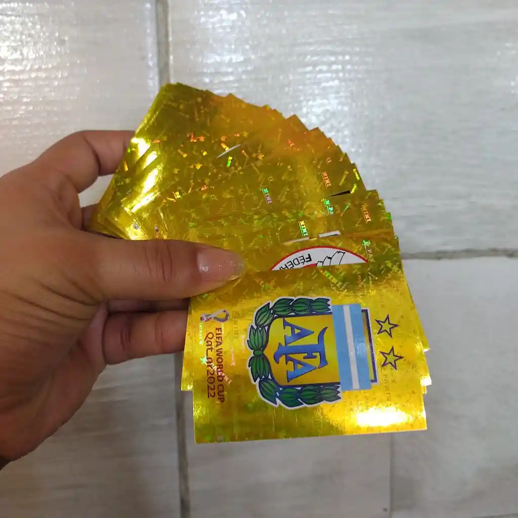 32 Escudos Laminas Sticker Set Completo De Escudos Para Album Copa Mundial Qatar 2022 Panini