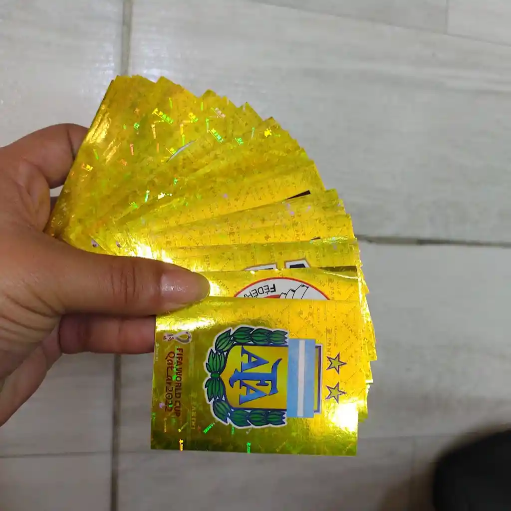 32 Escudos Laminas Sticker Set Completo De Escudos Para Album Copa Mundial Qatar 2022 Panini