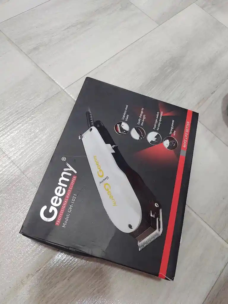 Maquina Afeitadora Blanca Geemy Gm-1021 Profesional Hair