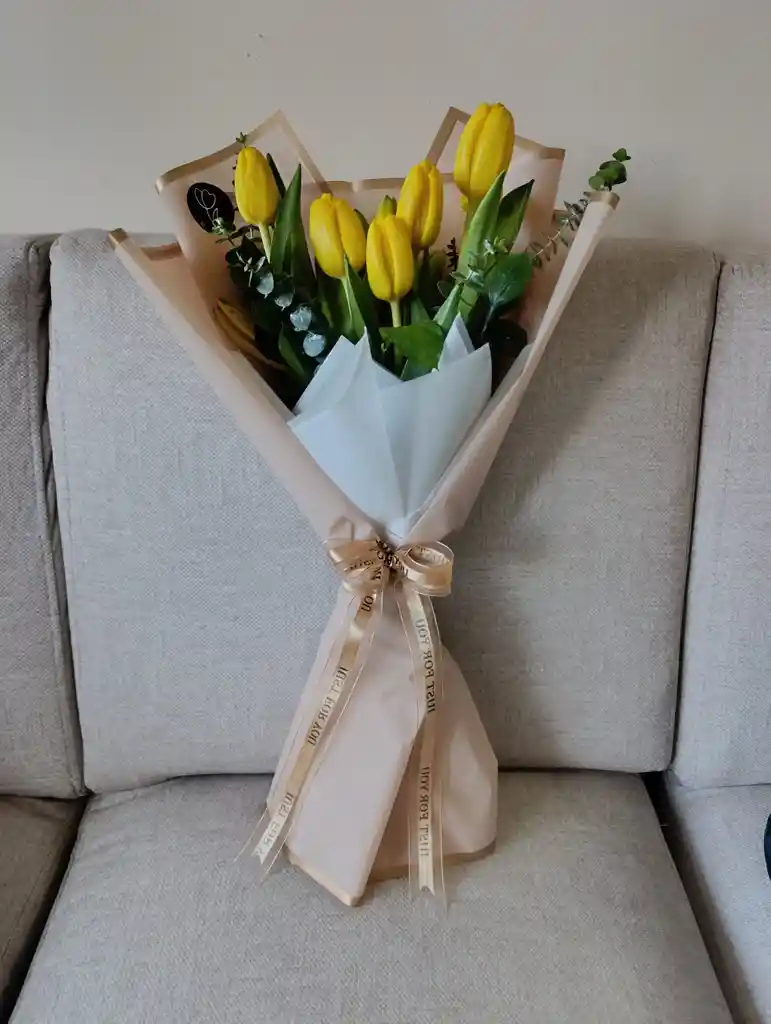 Bouquet De 5 Tulipanes Amarillos
