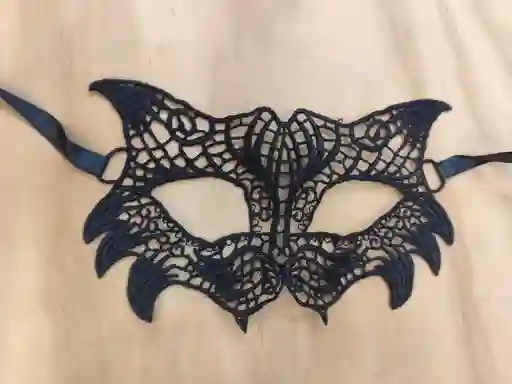 Antifaz Kitty Negro En Encaje