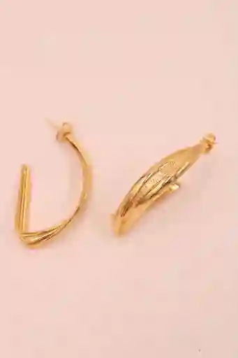 Aretes Dorados Diseño Cruzado