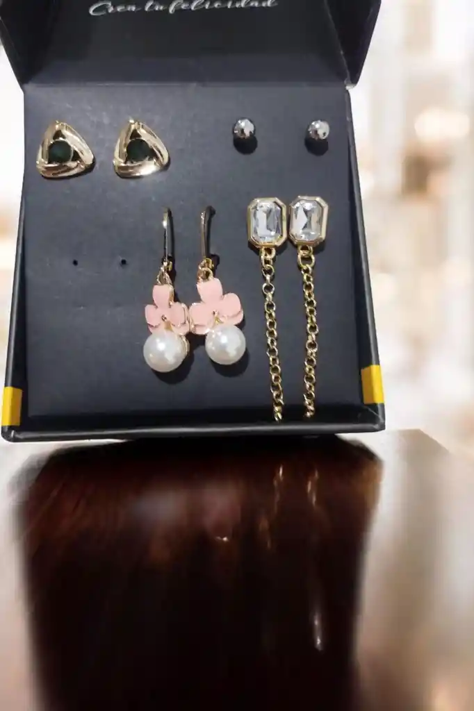 1 Par De Aretes, Variedad De Tamaños