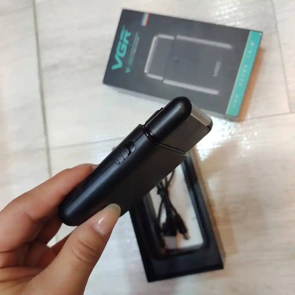 Maquina Afeitadora Rasuradora Inalambrica Negra Recargable Vgr V-390