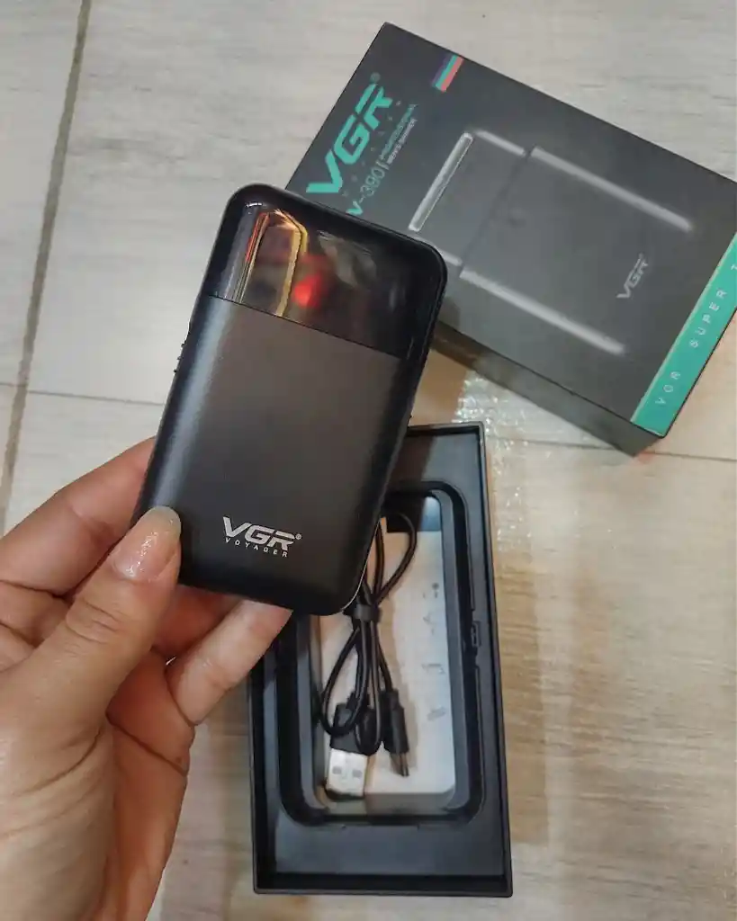 Maquina Afeitadora Rasuradora Inalambrica Negra Recargable Vgr V-390