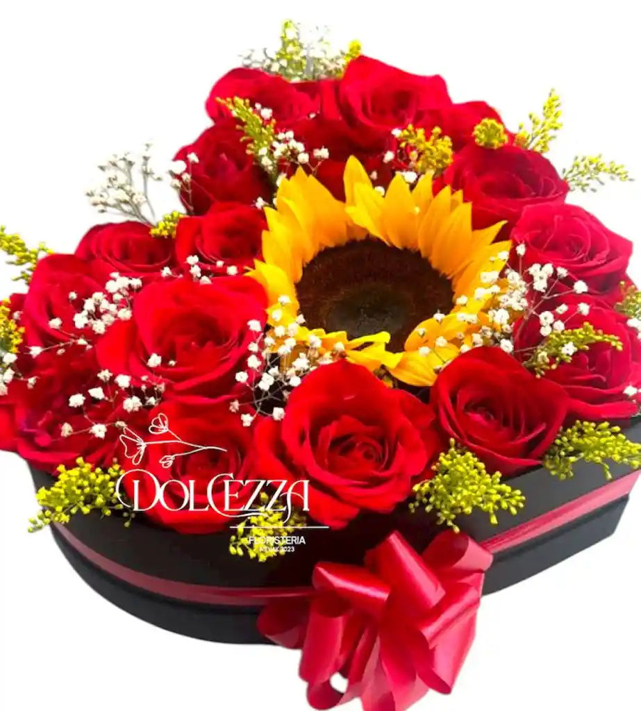 Flores Rosas Rojas Y Girasol En Corazon