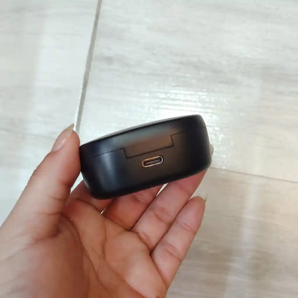 Audifonos Inalambricos Pequeños Negros Con Pantalla De Bateria Led