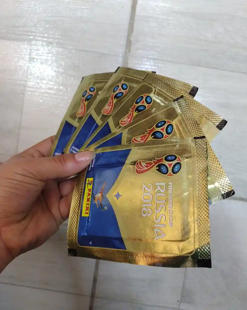 5 Sobres De Laminas Para El Album Fifa Copa Mundial Rusia 2018 Panini